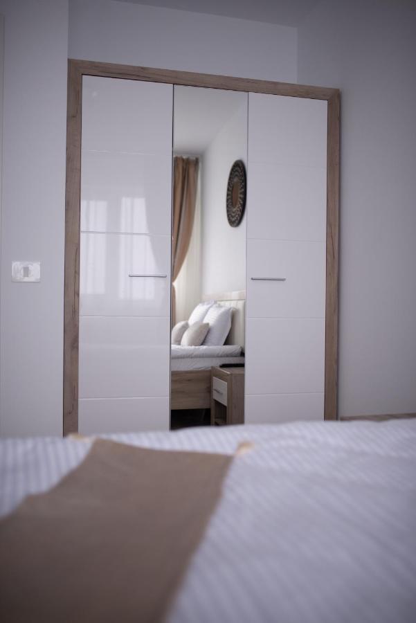 Apartament Denissia Oradea Extérieur photo
